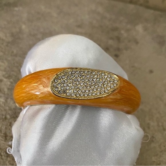 Metal and enamel hinged bangle bracelet with rhinestones - Picture 4 of 4